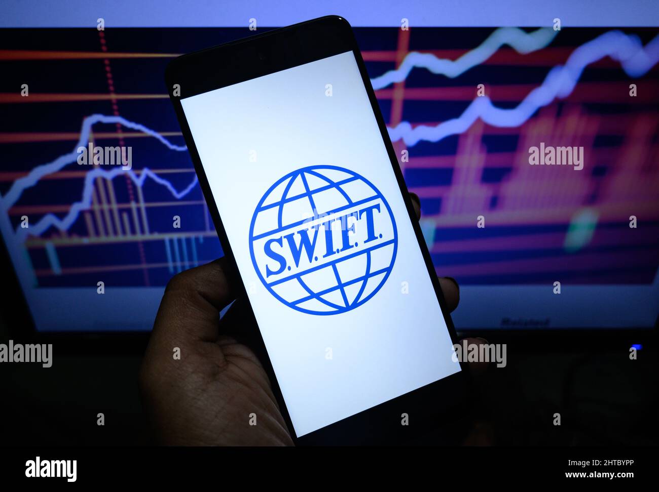 Die Europäische Union, die Vereinigten Staaten und westliche Partner haben angekündigt, eine Reihe russischer Banken vom SWIFT-Zahlungssystem zu trennen. Stockfoto