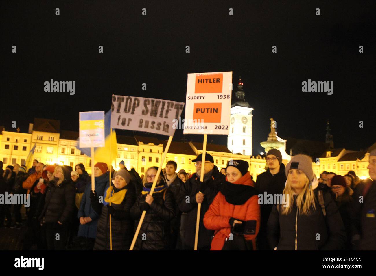 Demonstration gegen russische Invasion in die Ukraine am 27. Februar 2022 auf dem Premysl Otakar II Platz in Budweis, Tschechische Republik. (CTK Photo/Jan Hon Stockfoto