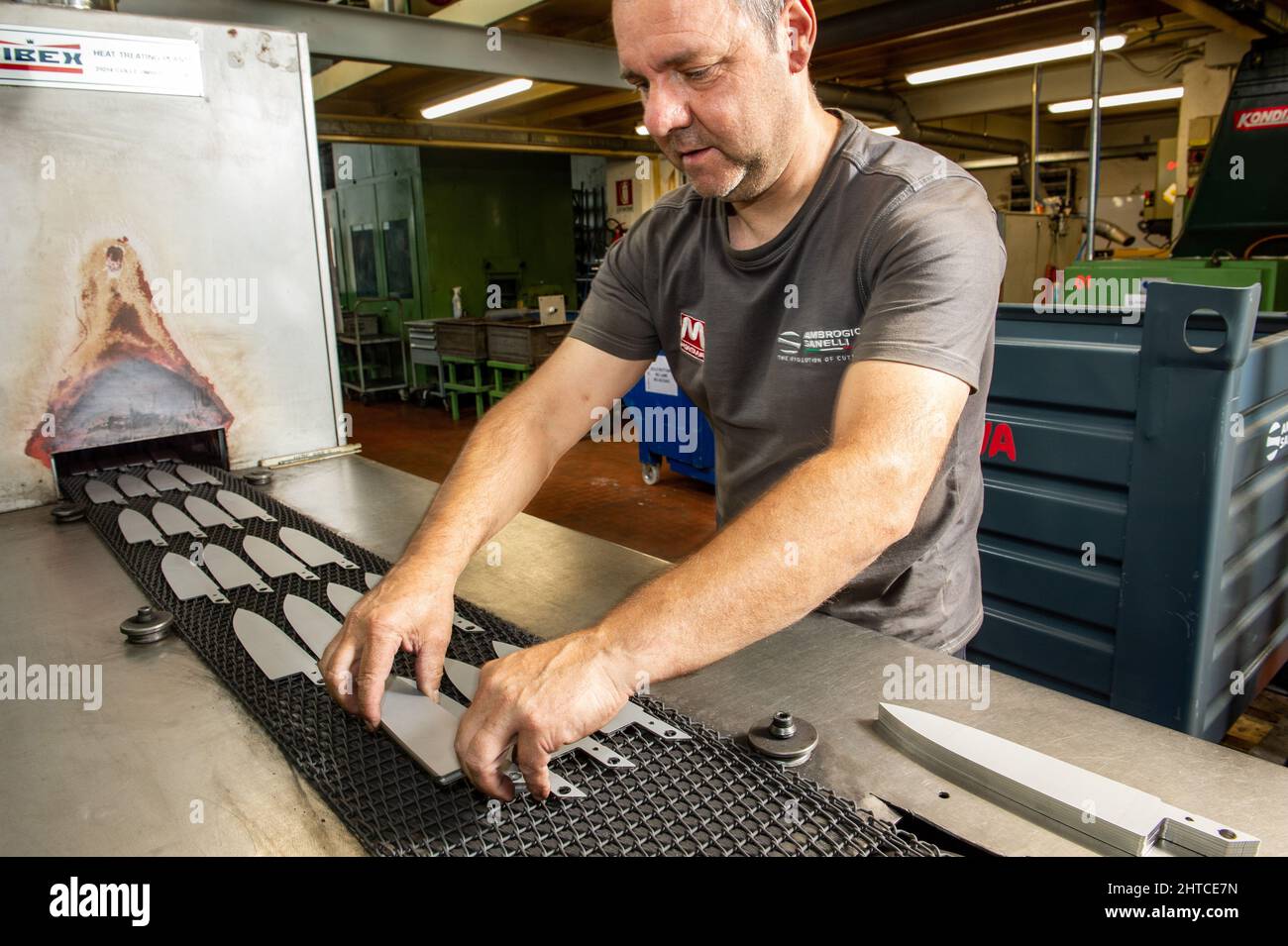 Europa, Italien, Lecco. Sanelli-Montana Messerfabrik in Premana in Valsassina. Stockfoto