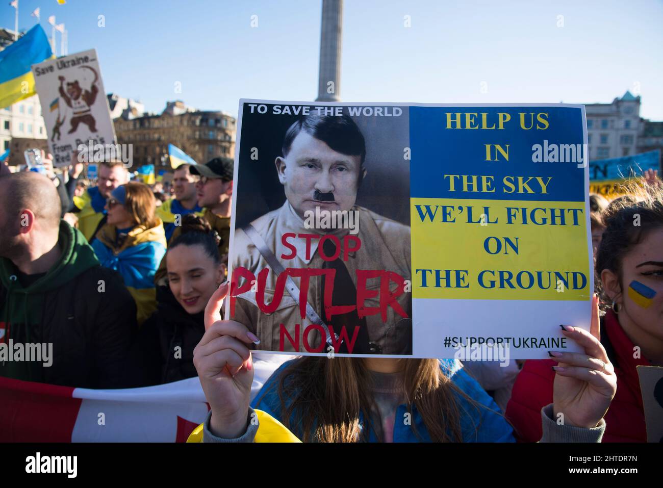 Stop Putler now, Stand by Ukraine Protest, Trafalgar Square, London, Großbritannien, 27.. Februar 2022 Stockfoto