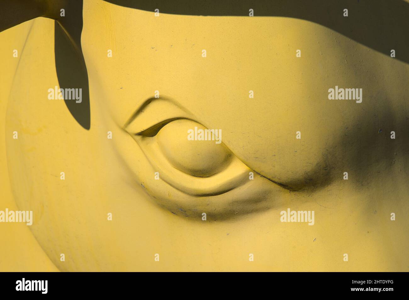Saulheim, 27. Februar 2022. Modellierte Bullauge in gelb lackiert Stockfoto