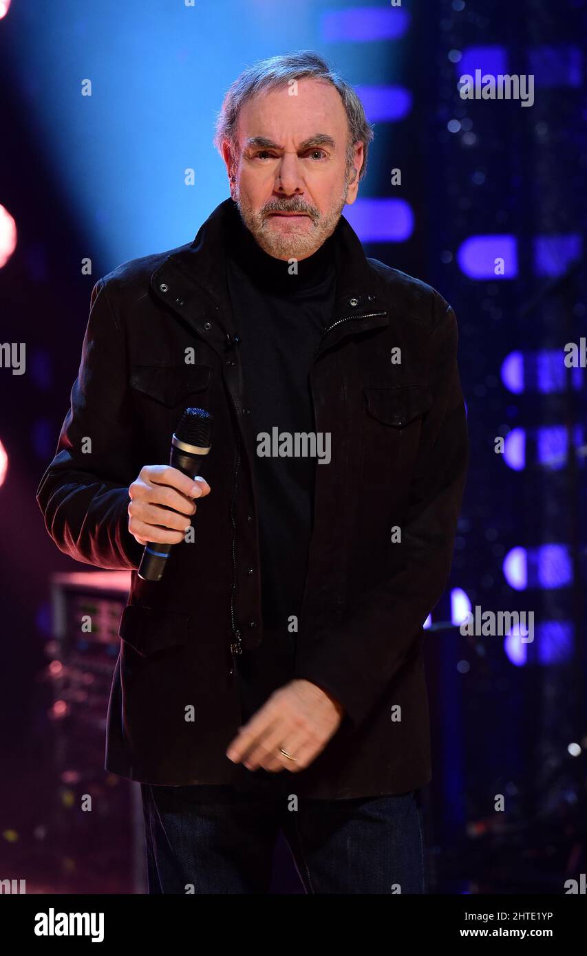 Aktenfoto vom 9/10/2014 von Neil Diamond. Universal Music Group hat den Erwerb des Liederkatalogs des Sängers sowie die Rechte an allen Aufnahmen aus seiner Karriere bekannt gegeben. Diamond, 81, hat seit Beginn seiner Karriere im Jahr 1962 weltweit mehr als 100 Millionen Platten verkauft und ist damit einer der meistverkauften Musiker aller Zeiten. Ausgabedatum: Montag, 28. Februar 2022. Stockfoto
