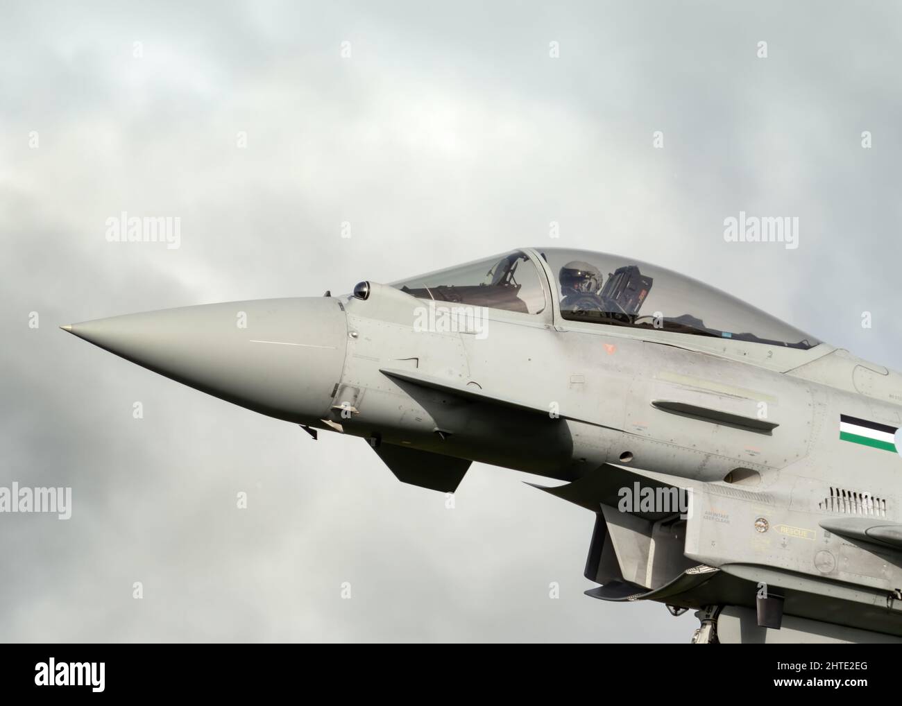 Coningsby Lincolnshire RAF QRA NATO verbündet schnelle Reaktion Typhoon Jet Fighter Plane Pilot unterstützt Luftverteidigungsoperationen in Europa Stockfoto