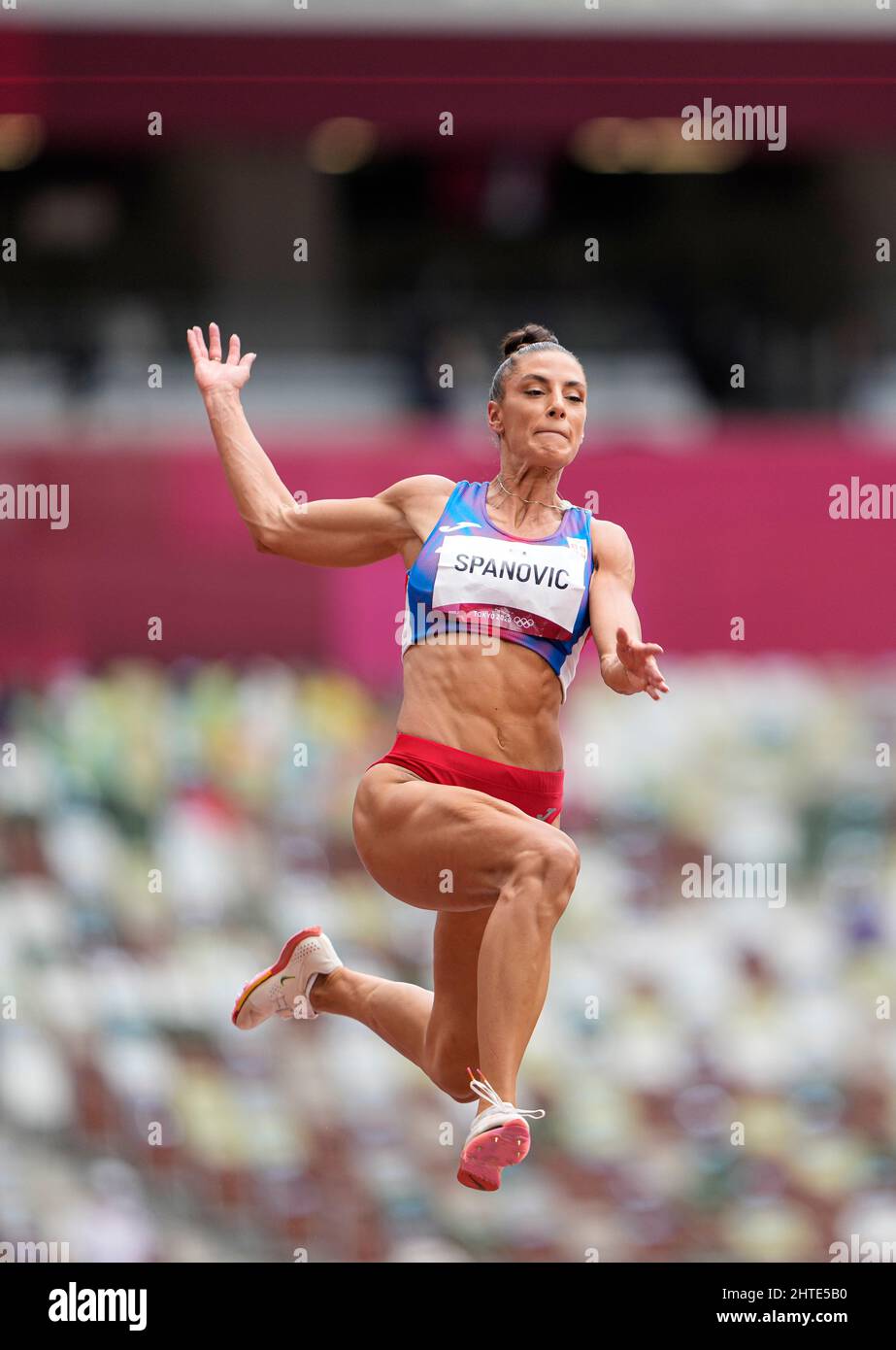 Ivana Spanovic nimmt an den Olympischen Spielen 2020 in Tokio in der Disziplin Weitsprung Teil. Stockfoto