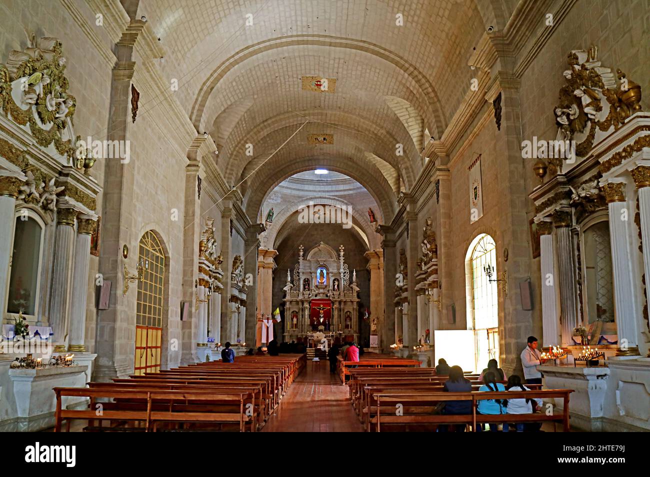 Innenraum der Kathedrale Basilika St. Charles Borromeo oder Puno Kathedrale in Puno, Peru, Südamerika Stockfoto