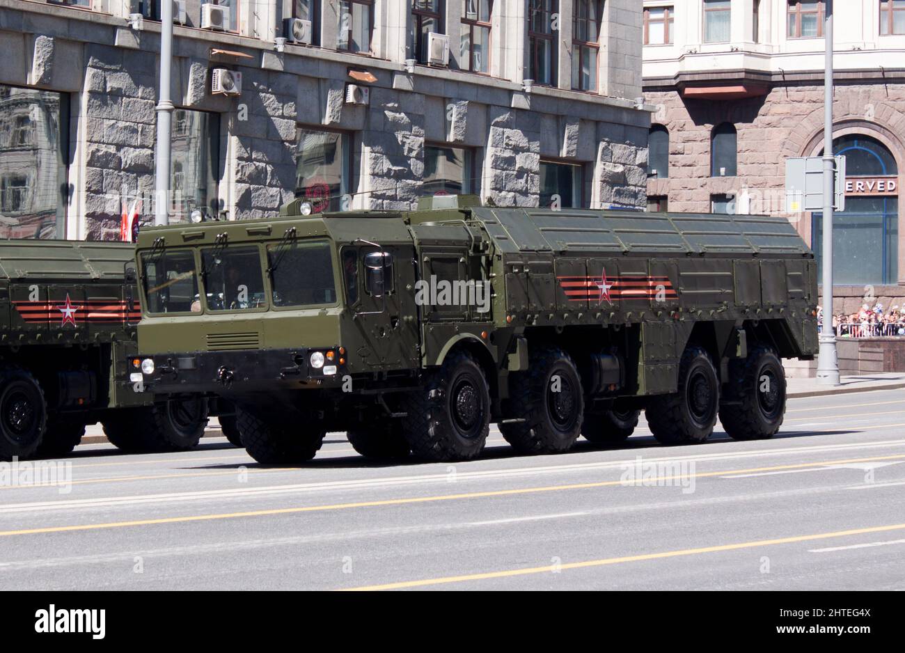 Russische Iskander-Raketen in Moskau während der Militärparade des Siegestages 2017. Stockfoto