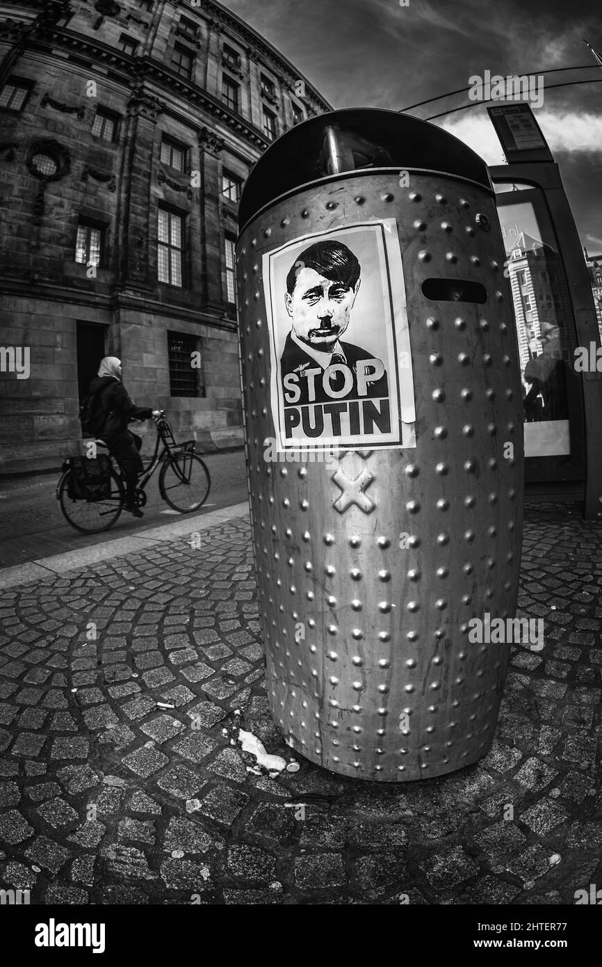 Protestplakat gegen den Krieg in der ukraine. Stockfoto