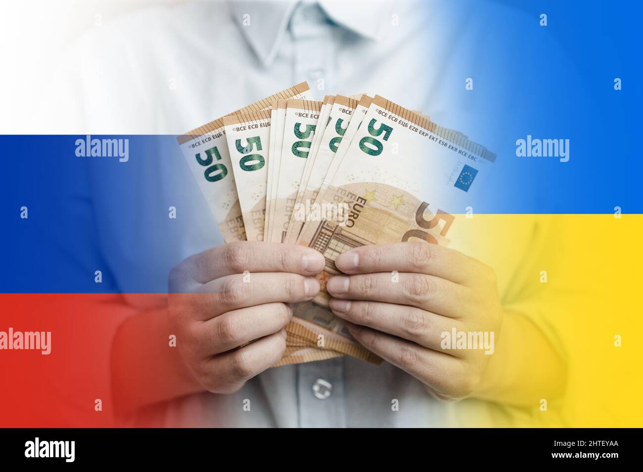 Internationale politische Beziehungen zwischen der Ukraine und Russland. Geschäftsfrau Hände mit Euro-Geld Stockfoto