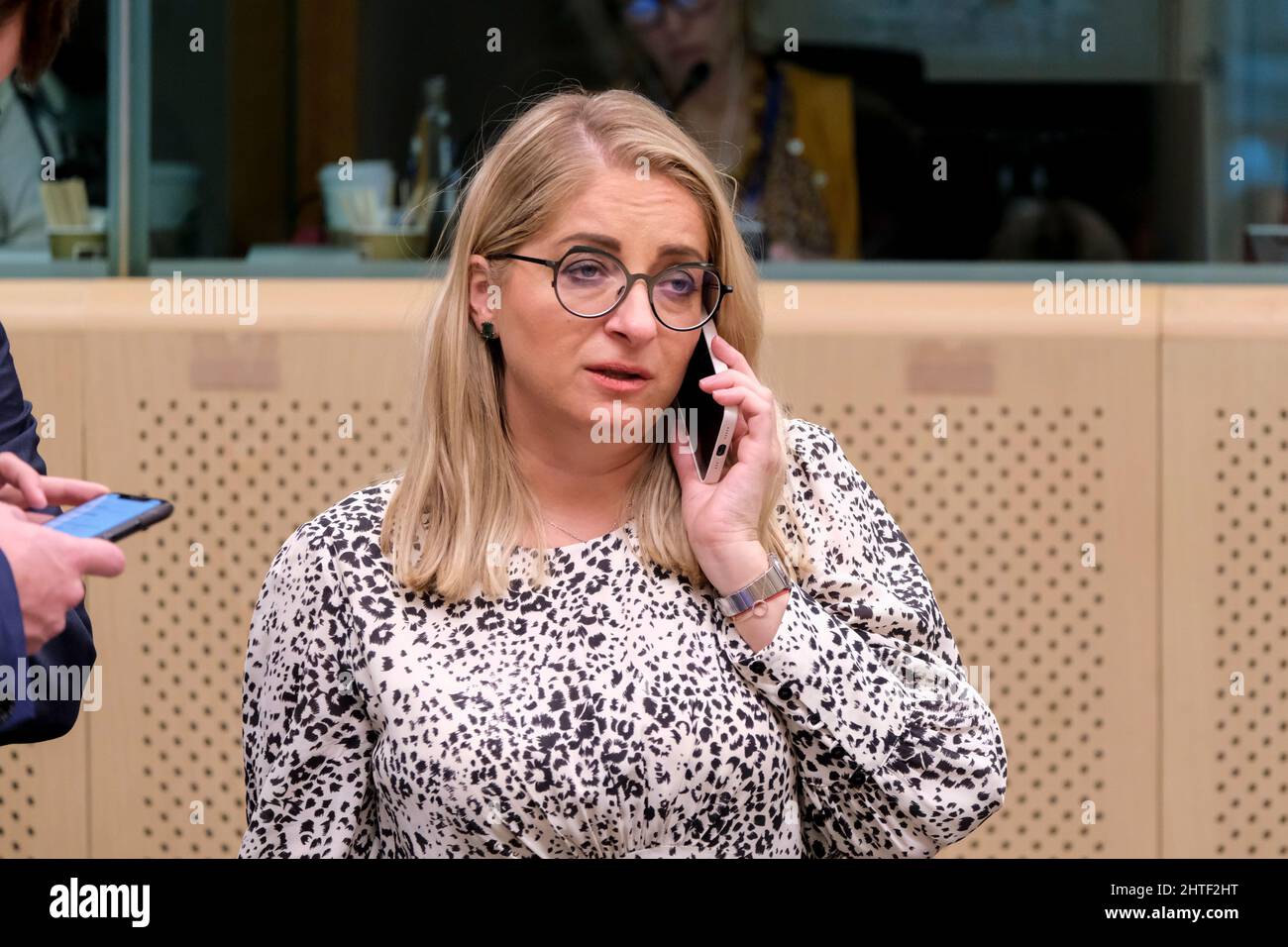 Brüssel, Belgien. 28.. Februar 2022. Ministerin Maria Malova kommt zu einer Dringlichkeitssitzung, um die Energiesituation in Europa während der russischen Invasion der Ukraine in Brüssel, Belgien, am 28. Februar 2022 zu diskutieren. Kredit: ALEXANDROS MICHAILIDIS/Alamy Live Nachrichten Stockfoto