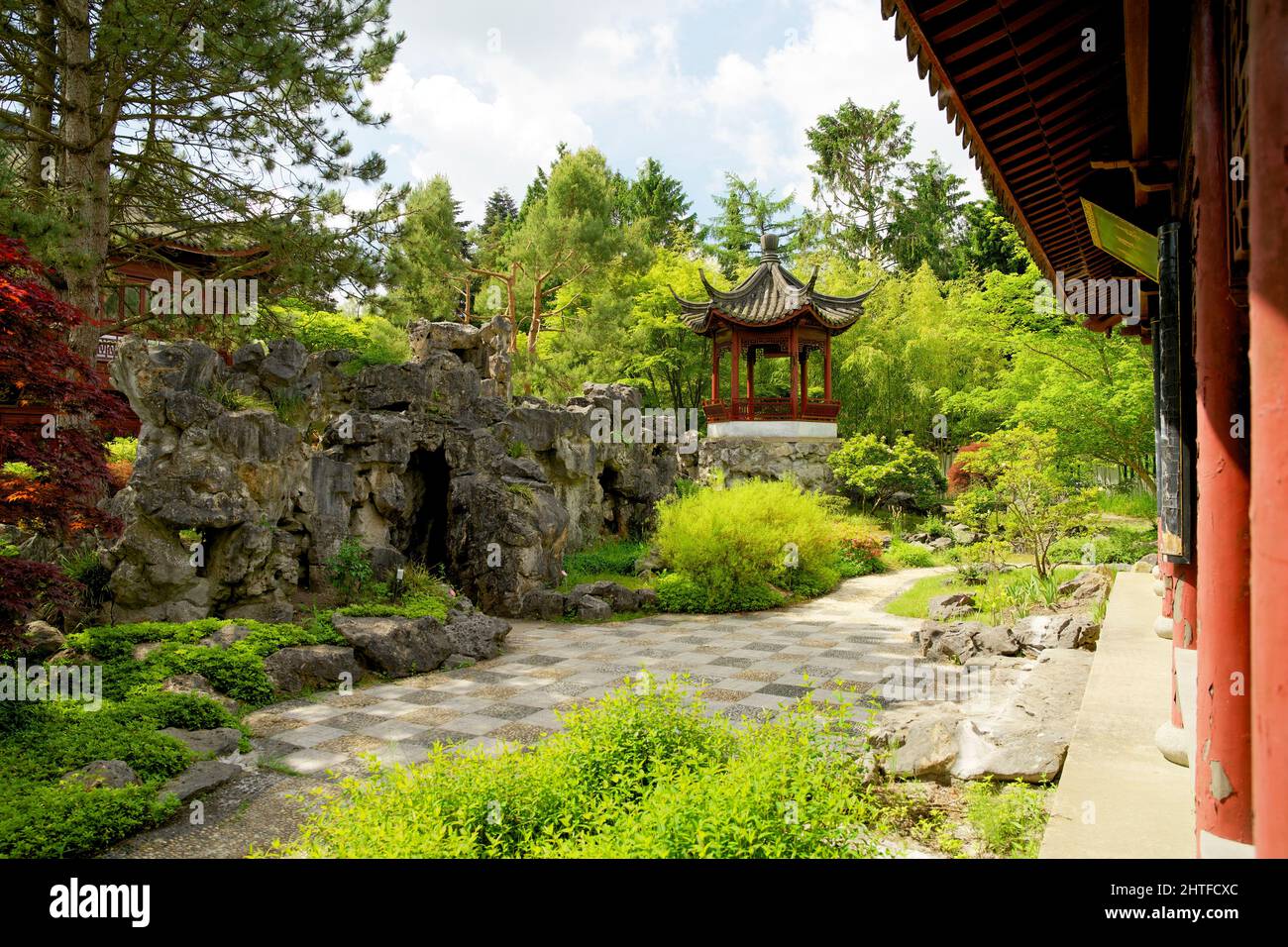 Chinesischer Garten im Hortus botanicus von Groningen im Frühsommer Stockfoto