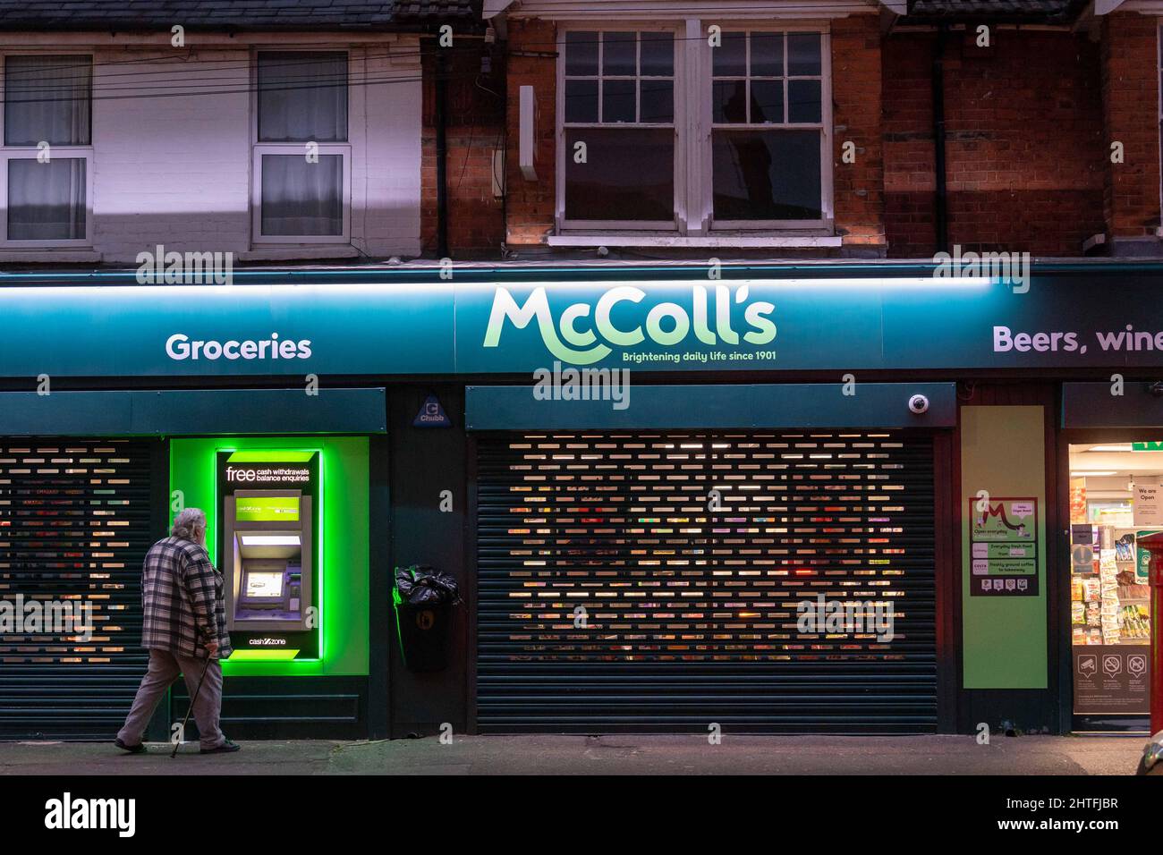 Brentwood, Großbritannien. 28.. Februar 2022. Brentwood Essex 28. Feb 2022 Es wird berichtet, dass die McColl's Retail Group, eine der größten Convenience-Store-Ketten Großbritanniens, um neue Finanzmittel zur Abttung eines Kollaps, der Tausende von Arbeitsplätzen gefährden könnte, rast. Die Gruppe wurde in Brentwood in Essex gegründet.Quelle: Ian Davidson/Alamy Live News Stockfoto