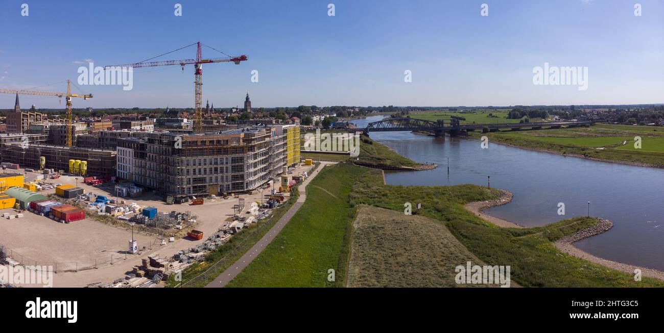 Baustelle in der Nähe des Flusses Stockfoto