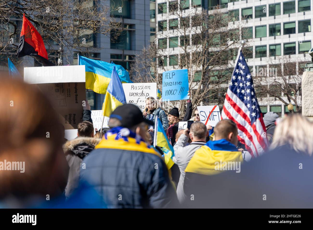 Die Ukraine unterstützt am 27. Februar 2022 eine Kundgebung vor dem Weißen Haus in Washington DC. Stockfoto