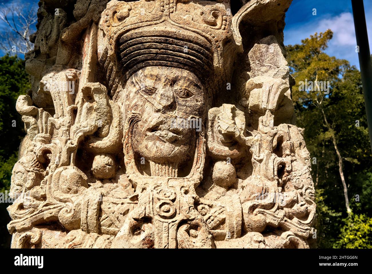 Stela B freistehende Skulptur in den Copan Mayan Ruinen, Copan Ruinas, Honduras Stockfoto