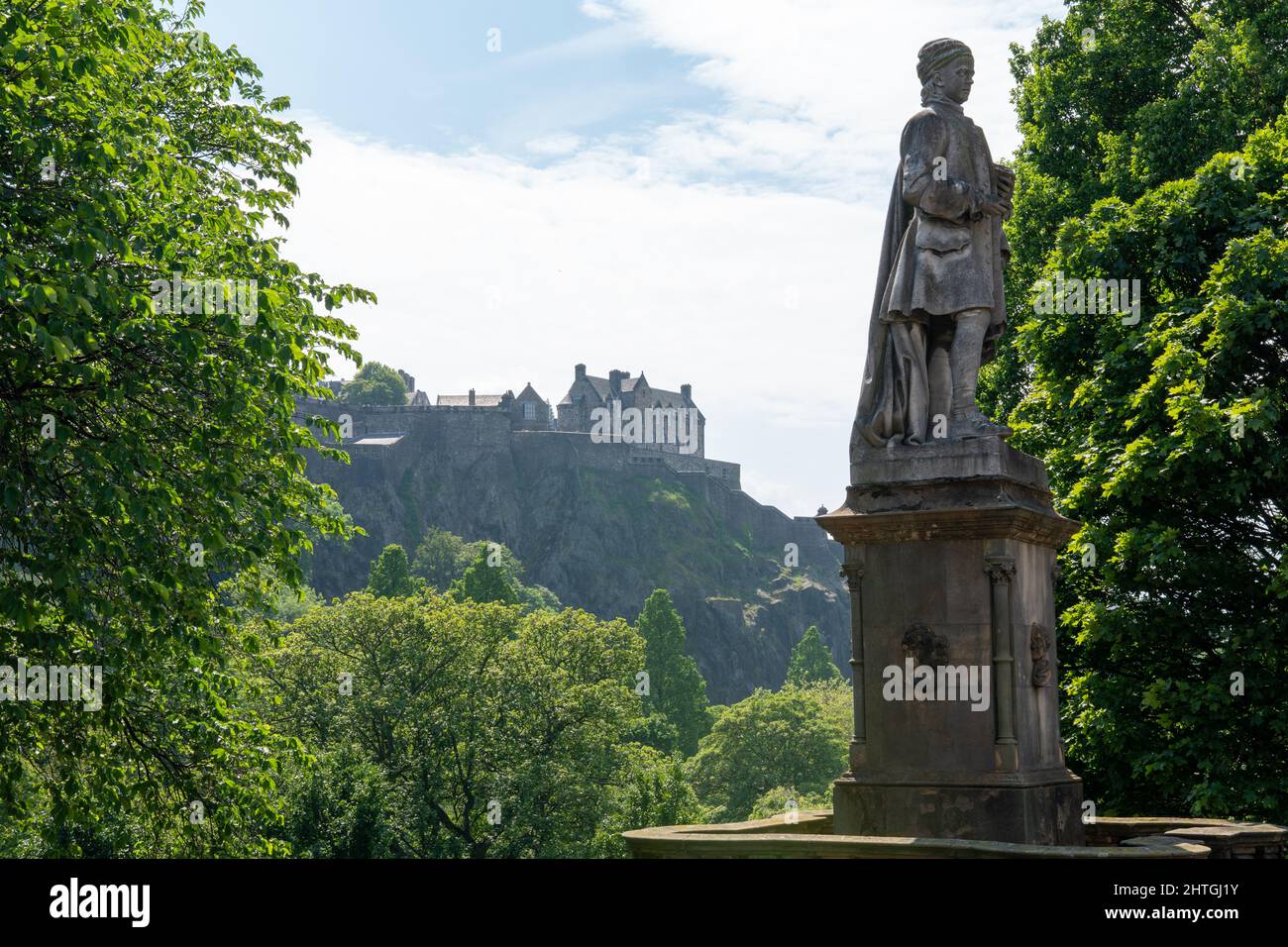 Das Allan Ramsay Monument in den Princess Street Gardens im Edinburgh Castle, Schottland Stockfoto
