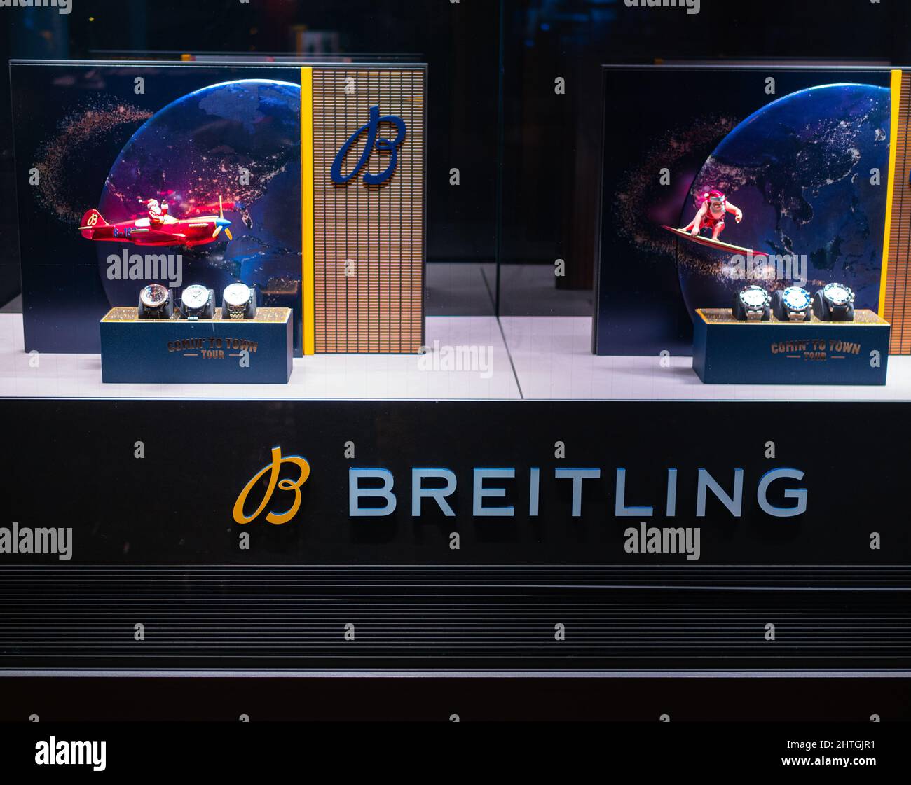 Zürich, Schweiz - 1. Dezember 2021: Einzelhandelsgeschäft der Schweizer Breitling Luxusuhren in Zürich Stockfoto