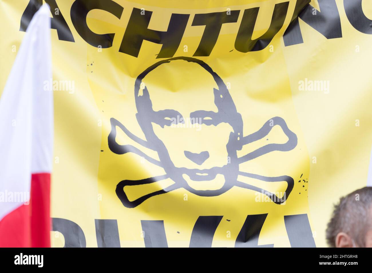 Anti-Kriegs-Protest der Ukrainer gegen russische Invasion in der Ukraine. Danzig, Polen, Februar 26. 2022 © Wojciech Strozyk / Alamy Stock Photo Stockfoto