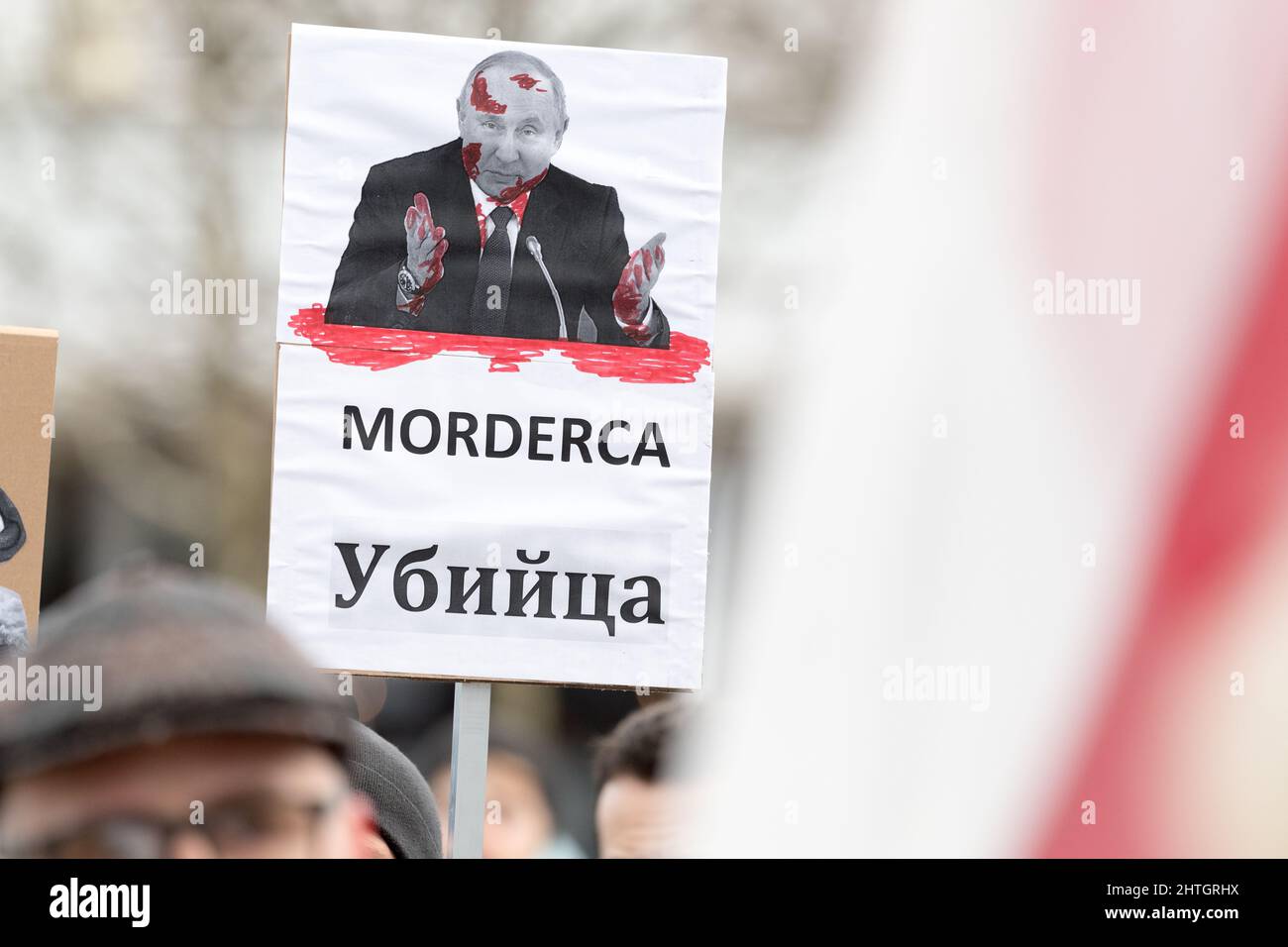 Anti-Kriegs-Protest der Ukrainer gegen russische Invasion in der Ukraine. Danzig, Polen, Februar 26. 2022 © Wojciech Strozyk / Alamy Stock Photo Stockfoto