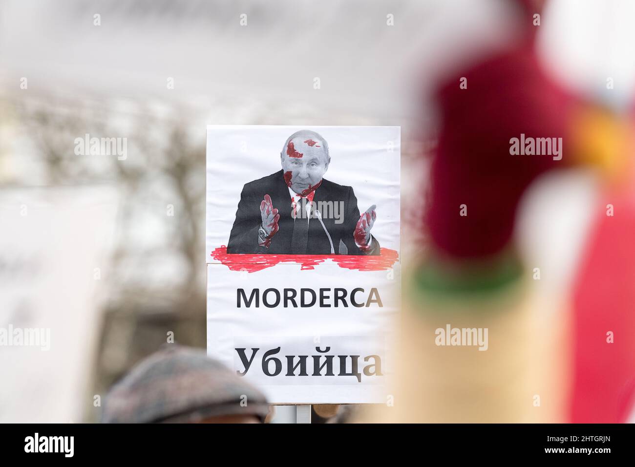 Anti-Kriegs-Protest der Ukrainer gegen russische Invasion in der Ukraine. Danzig, Polen, Februar 26. 2022 © Wojciech Strozyk / Alamy Stock Photo Stockfoto