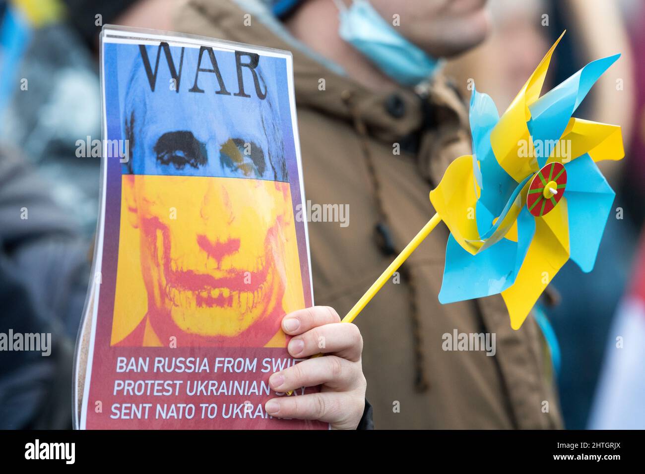 Anti-Kriegs-Protest der Ukrainer gegen russische Invasion in der Ukraine. Danzig, Polen, Februar 26. 2022 © Wojciech Strozyk / Alamy Stock Photo Stockfoto