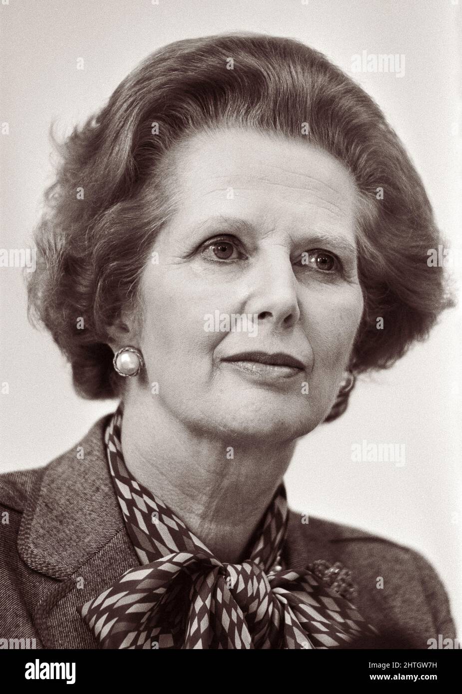 Die britische Premierministerin Margaret Thatcher (1925-2013) war die erste Frau, die das Amt der Premierministerin hatte, und war die am längsten amtierende britische Premierministerin des 20.. Jahrhunderts. Stockfoto