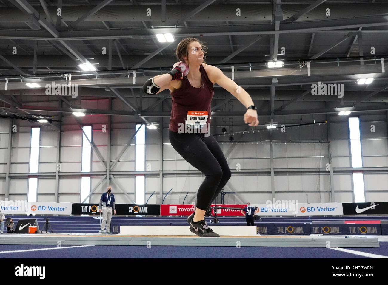 Dani Hartung belegt bei den USA Indoor Championships am Samstag, 26. Februar 2022, den siebten Platz im Frauenschuss mit 52-3 3/4 (15,94m). Wasch. Stockfoto