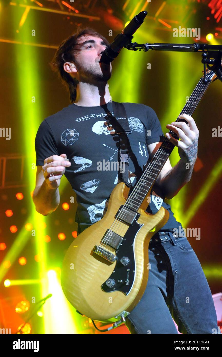 All Time Low (Alex Gaskarth) live im Konzert in der Birmingham O2 Academy, 28.. Januar 2012 Stockfoto