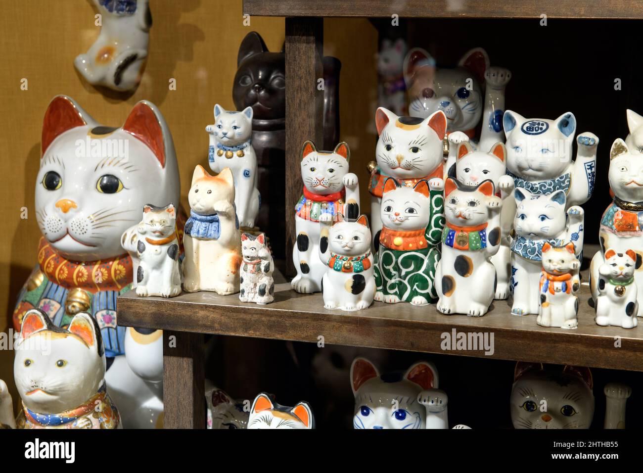 Maneki Neko Museum in Seto City, Japan. Die Ausstellung im The Winkoning Cat Museum. Stockfoto