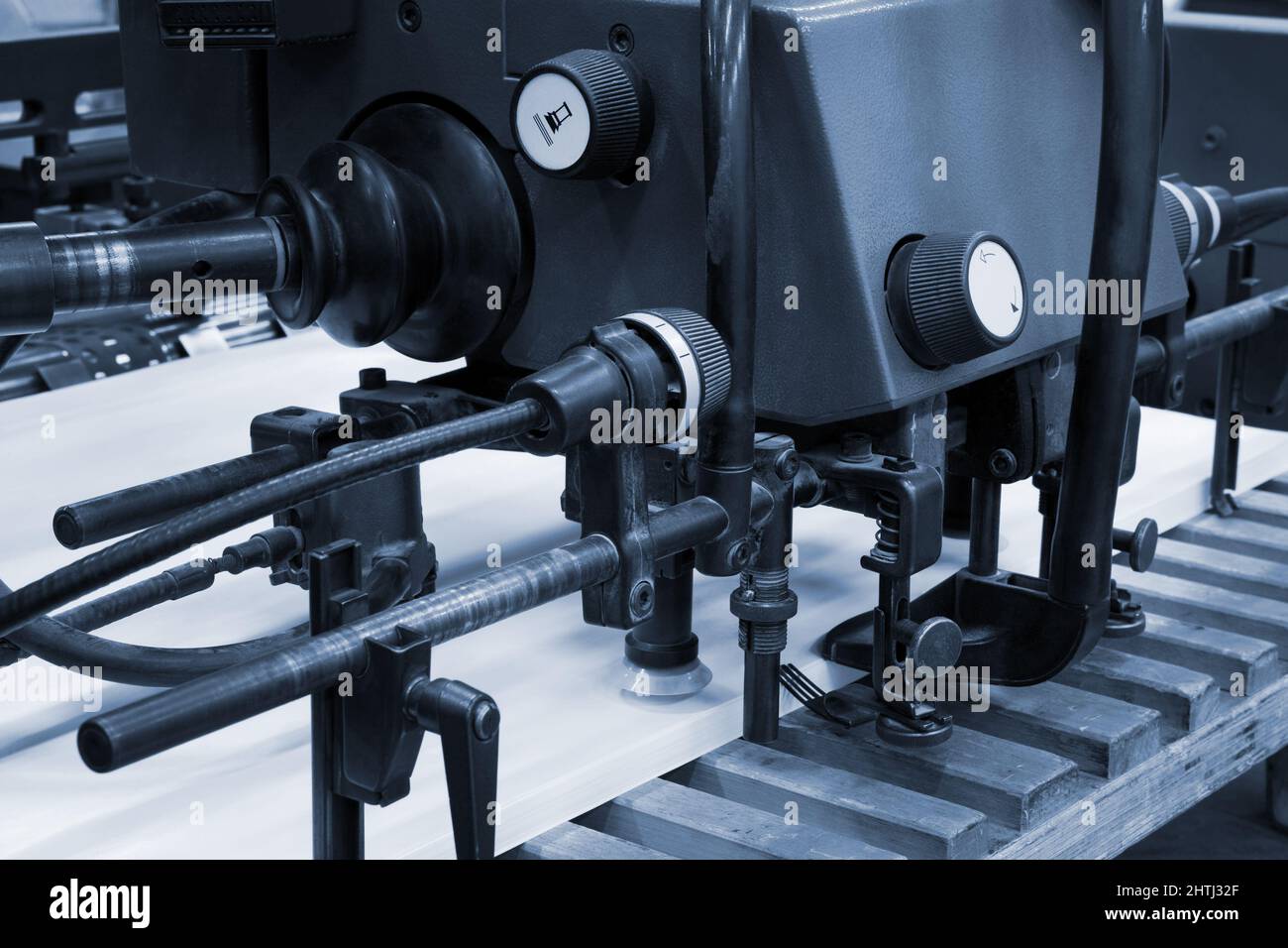 Ausrüstung für eine Presse in einer modernen Druckerei Stockfoto