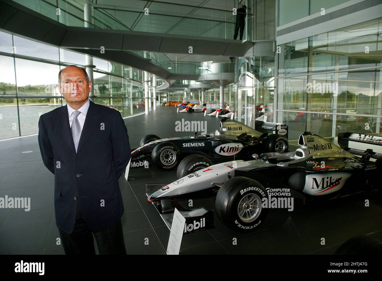 Ron Dennis, McLaren im McLaren Techonology Centre in Woking, 25.. August 2005 Stockfoto