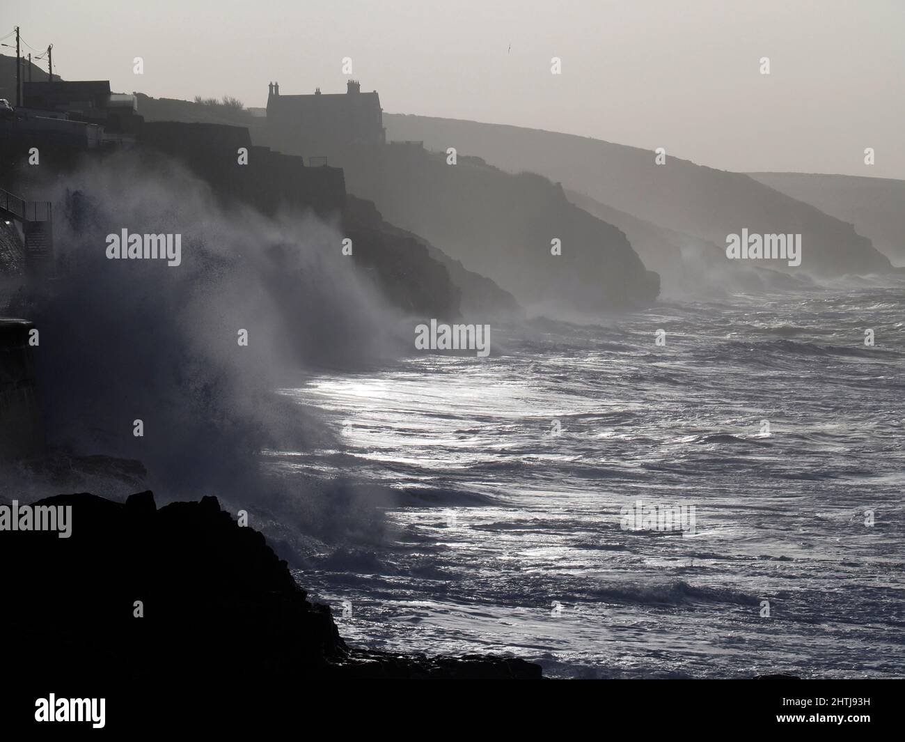 Sturmwellen, Porthleven, Cornwall Stockfoto