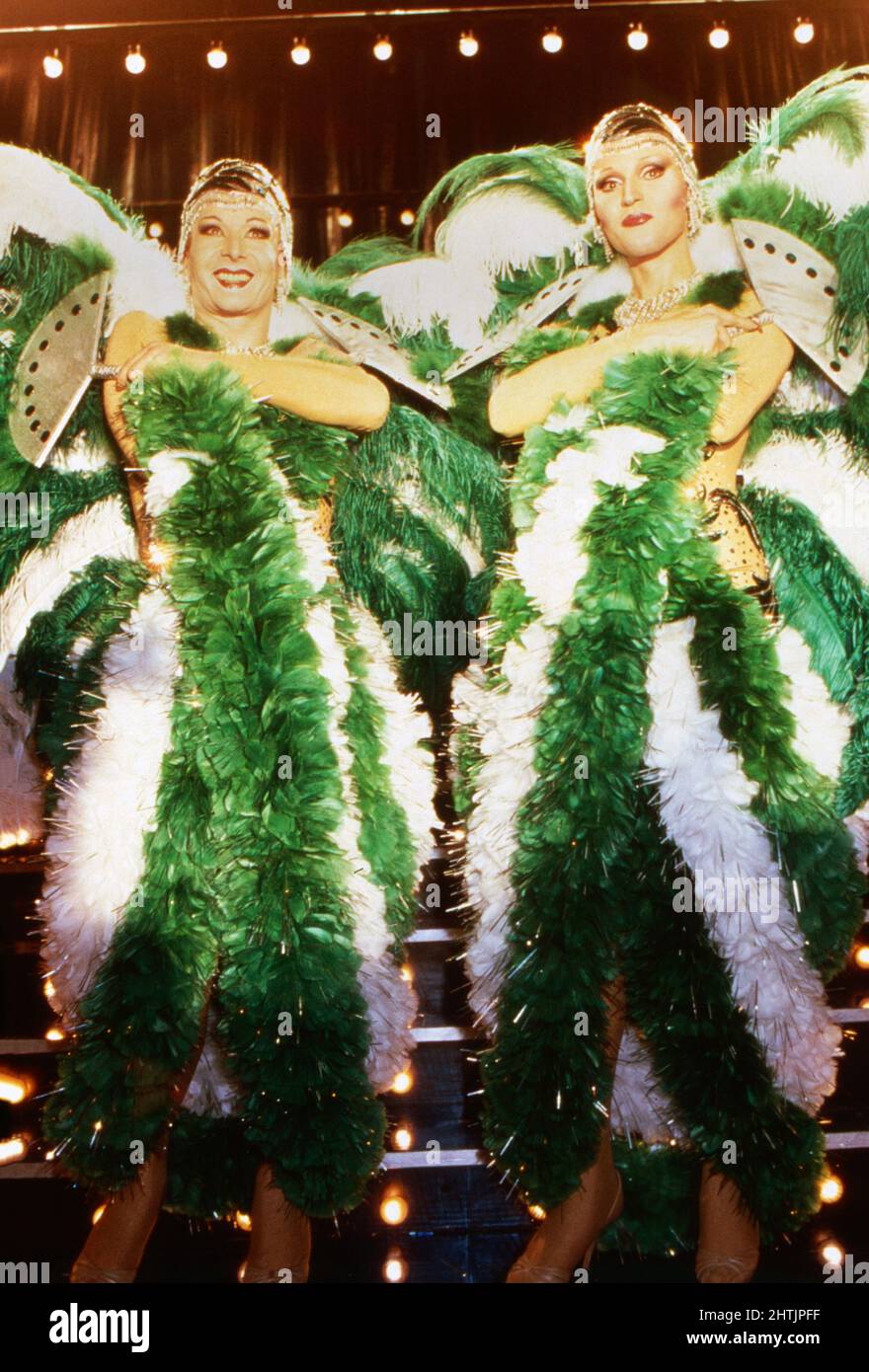 Mary und Gordy, deutsches Travestie-Duo, bestehend aus Georg Preuße (rechts) und Reiner Kohler, in ihrem Programm 'Frau'n, Frau'n Frau'n', Deutschland 1986. Stockfoto