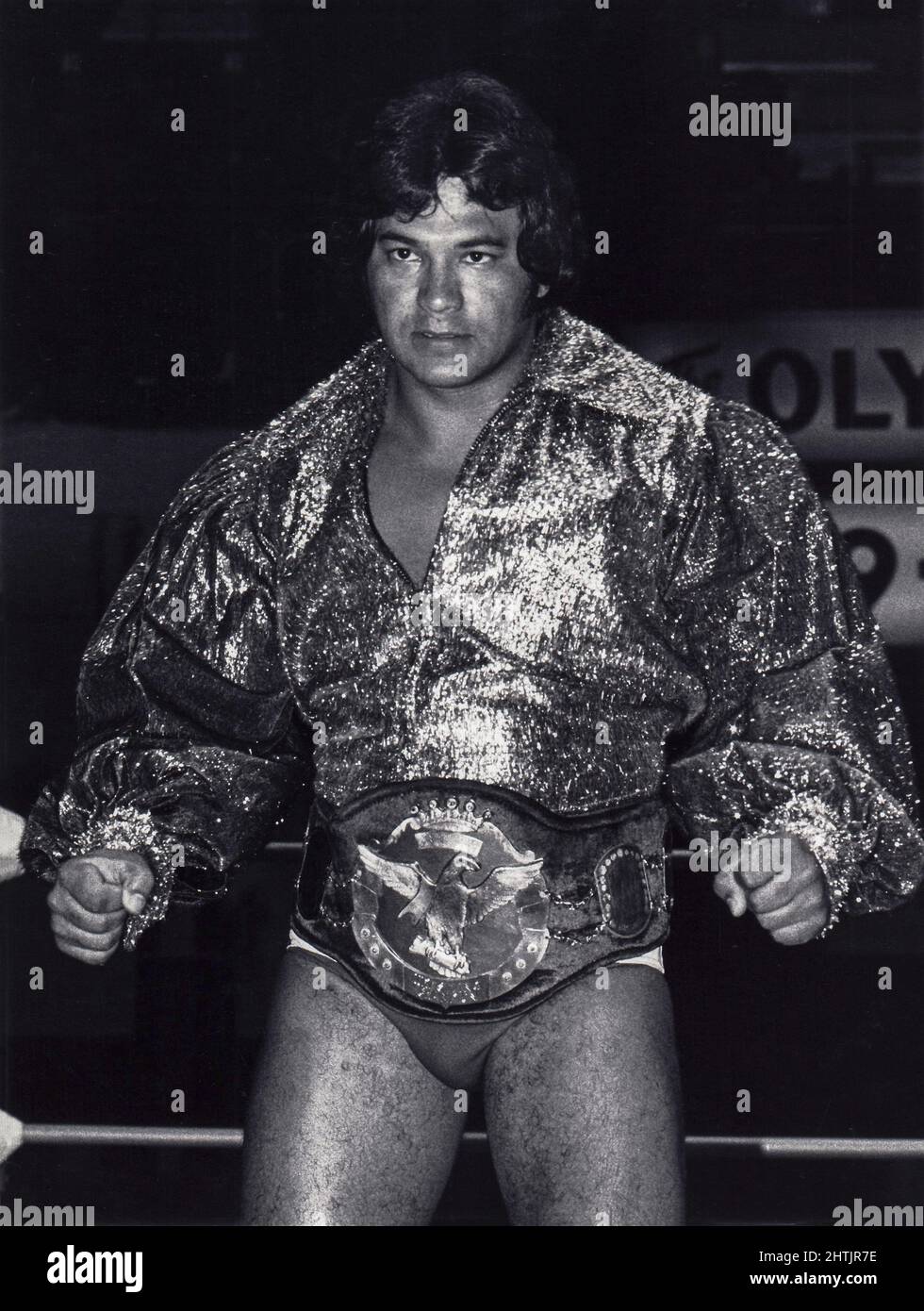 Chavo Guerrero in seiner Ecke vor dem Beginn eines Ringkampfes im Olympiastadion in Los Angeles, um 1975. Stockfoto