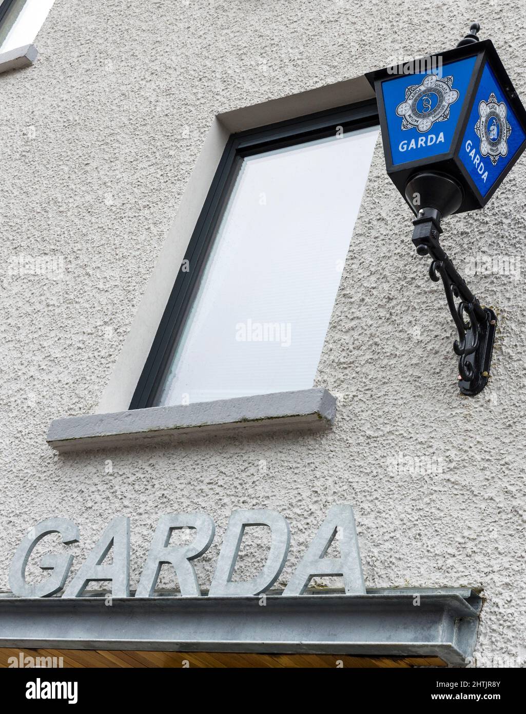 Eine Garda Síochána Station, Irisches Polizeibüro, wurde kürzlich modernisiert und erweitert, Donegal Town, County Donegal, Irland Stockfoto