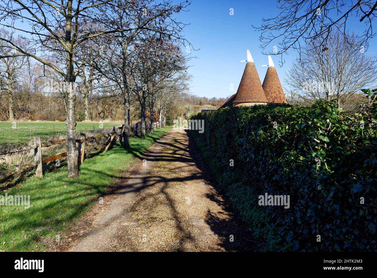 Oast Houses auf einem Bauernhof in Kent The Garden of England Stockfoto