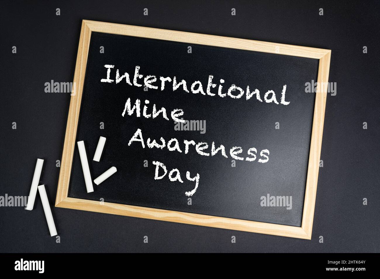Das Konzept für die Feier des Internationalen Minenbewusstseins der Vereinten Nationen am 04. April. Stockfoto