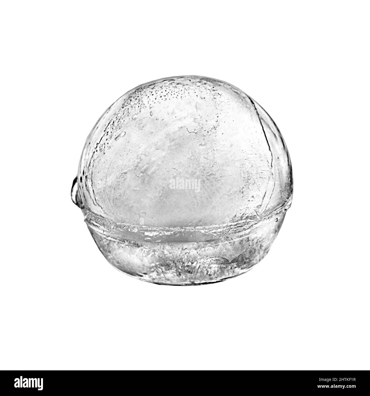 Klare runde Eiskugel auf weißem Hintergrund Stockfoto