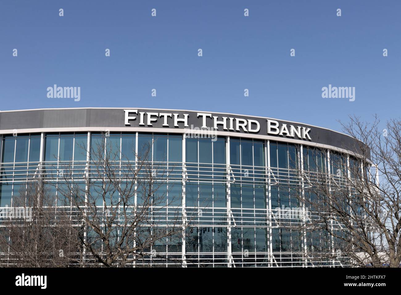 Florenz - circa Februar 2022: Standort der fünften dritten Bank. Fünfter dritter Dienst 15 Regionen mit mehr als 1.300 Standorten. Stockfoto Florenz - circa Februar 2022: Standort der fünften dritten Bank. Fünfter dritter Dienst 15 Regionen mit mehr als 1.300 Standorten. Stockfoto