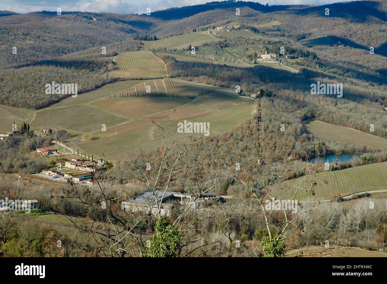 Tal unterhalb von Radda in Chianti, wo sich die Chianti-Weinberge befinden Stockfoto