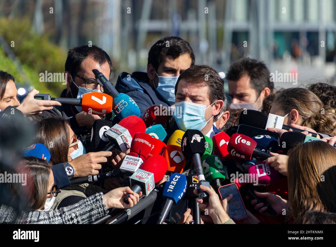 Alfonso Fernandez Mañueco, Präsident der Junta de Castilla y Leon bei einer Pressekonferenz in Spanien. Spanischer Politiker der Volkspartei, PP. Stockfoto