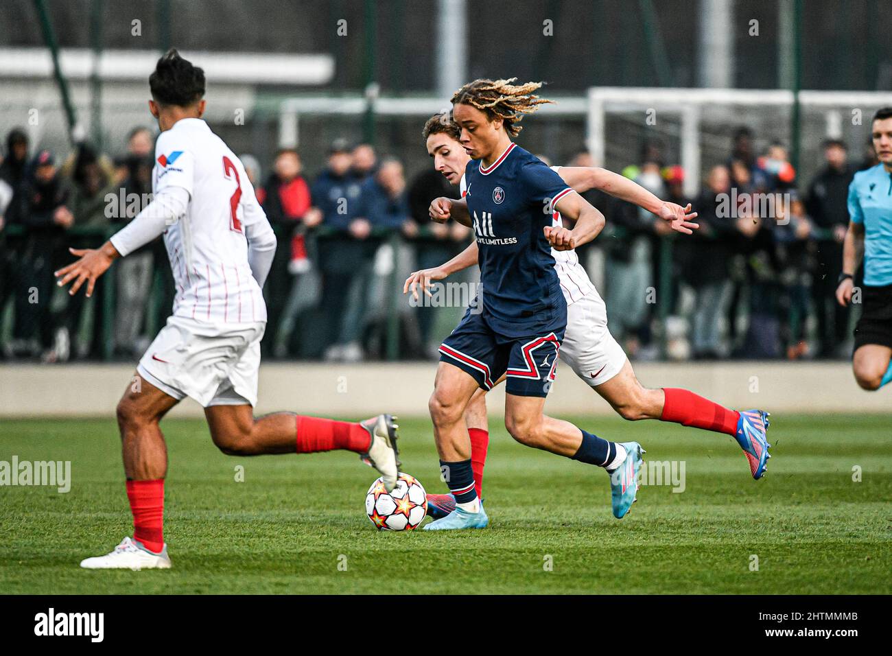 Saint-Germain-en-Laye, Frankreich, 1. März 2022, Xavi Simons von PSG während der UEFA Youth League (U19), einer Runde von 16 Fußballspielen zwischen Paris Saint-Germain (PSG) und Sevilla FC (Juvenil A) am 1. März 2022 im Georges Lefevre Stadion in Saint-Germain-en-Laye, Frankreich. Stockfoto