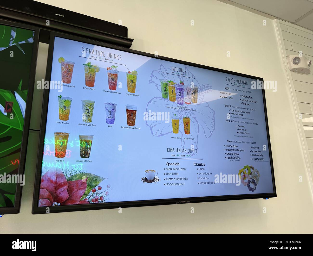 Elektronische Menütafel im Lilikoi Boba, einem Bubble-Tea-Restaurant in Lafayette, Kalifornien, 20. Januar 2022. Foto mit freundlicher Genehmigung von Sftm. Stockfoto
