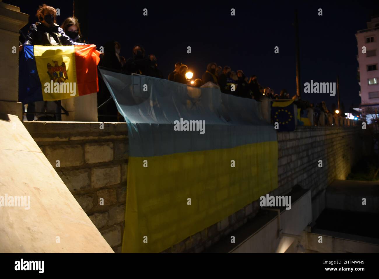 Athen, Attiki, Griechenland. 1. März 2022. Anti-Kriegs-Kundgebung und Zusammenkunft von Unterstützung und Solidarität mit dem ukrainischen Volk auf dem Syntagma-Platz. (Bild: © Dimitrios Karvountzis/Pacific Press via ZUMA Press Wire) Stockfoto Athen, Attiki, Griechenland. 1. März 2022. Anti-Kriegs-Kundgebung und Zusammenkunft von Unterstützung und Solidarität mit dem ukrainischen Volk auf dem Syntagma-Platz. (Bild: © Dimitrios Karvountzis/Pacific Press via ZUMA Press Wire) Stockfoto