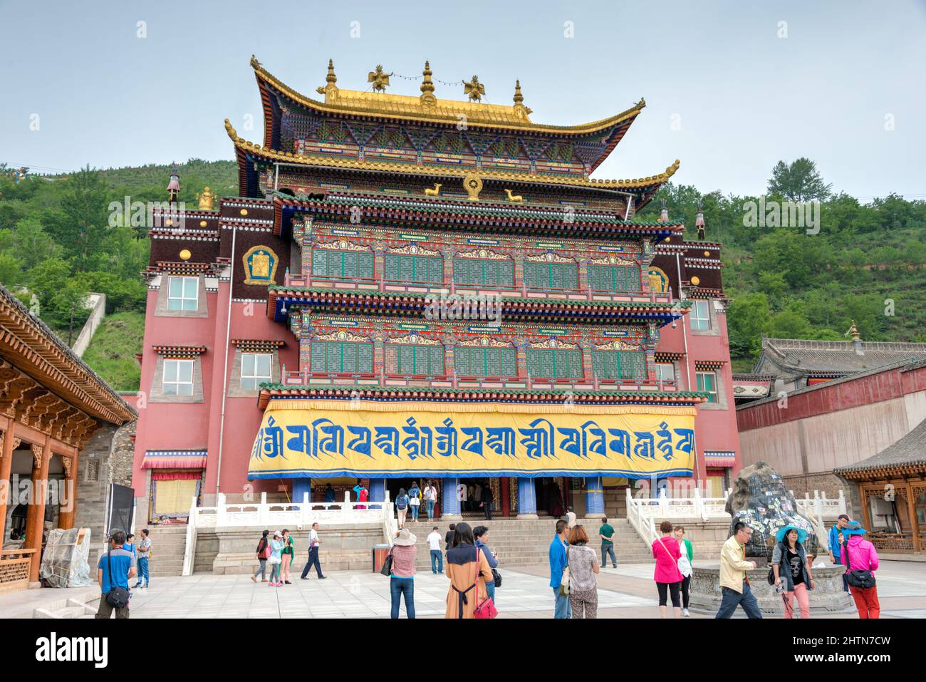 XINING, CHINA - Kumbum Kloster. Ein berühmtes Wahrzeichen in der antiken Stadt Xining, Qinghai, China. Stockfoto