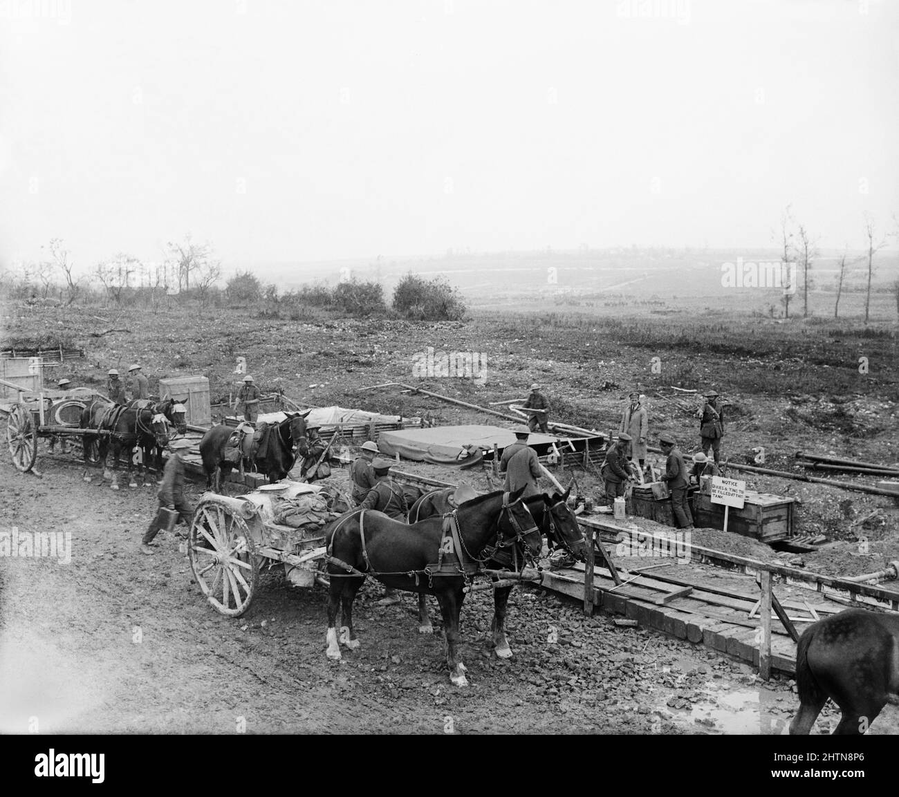 Ein fortgeschrittener Wasserversorgungsort an der Mametz Road bei Fricourt, Juli 1916 Stockfoto