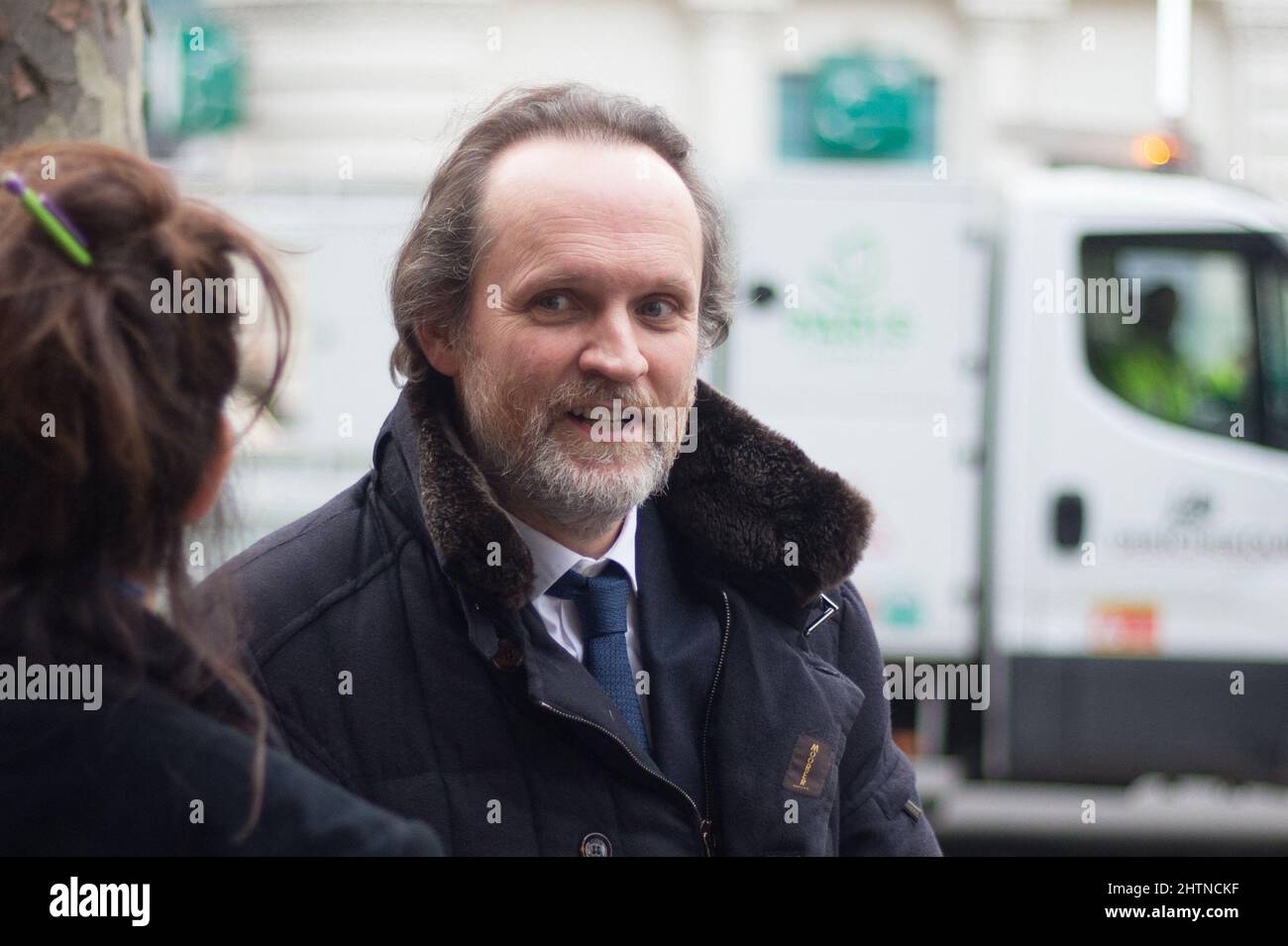 Paris, Frankreich. Am 01. März 2022 nimmt Jean-Marc Dumontet am 01. März 2022 in Paris, Frankreich, am Treffen SOS Ukraine - Solidarity mit Kiewer Widerstandskämpfern und dem mutigen Präsidenten Wolodymir Zelensky Teil. Foto von Nasser Berzane/ABACAPRESS.COM Stockfoto