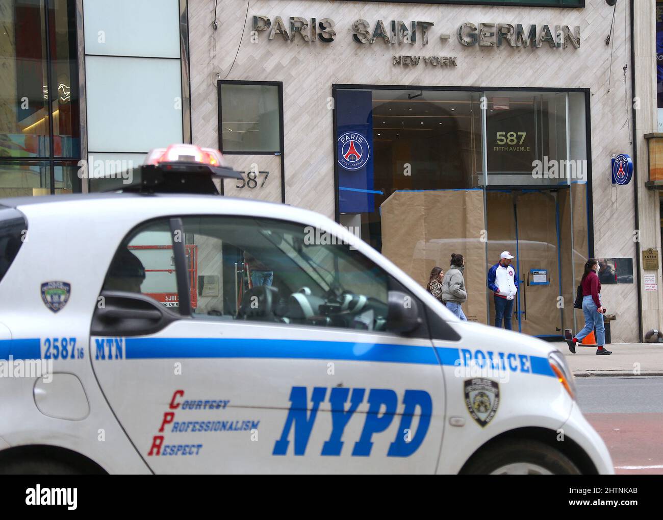 Der Fußballclub Paris Saint-Germain wird am 1. März 2022 in der Fifth Avenue in New York City, NY, USA, eröffnet. Foto von Charles Guerin/ABACAPRESS.COM Stockfoto