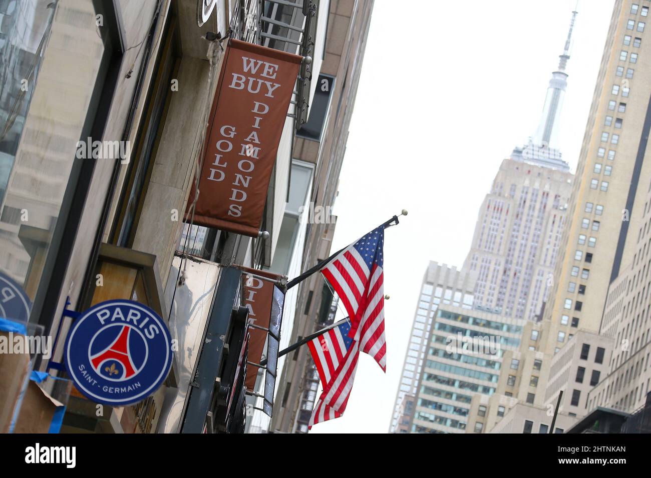 Der Fußballclub Paris Saint-Germain wird am 1. März 2022 in der Fifth Avenue in New York City, NY, USA, eröffnet. Foto von Charles Guerin/ABACAPRESS.COM Stockfoto