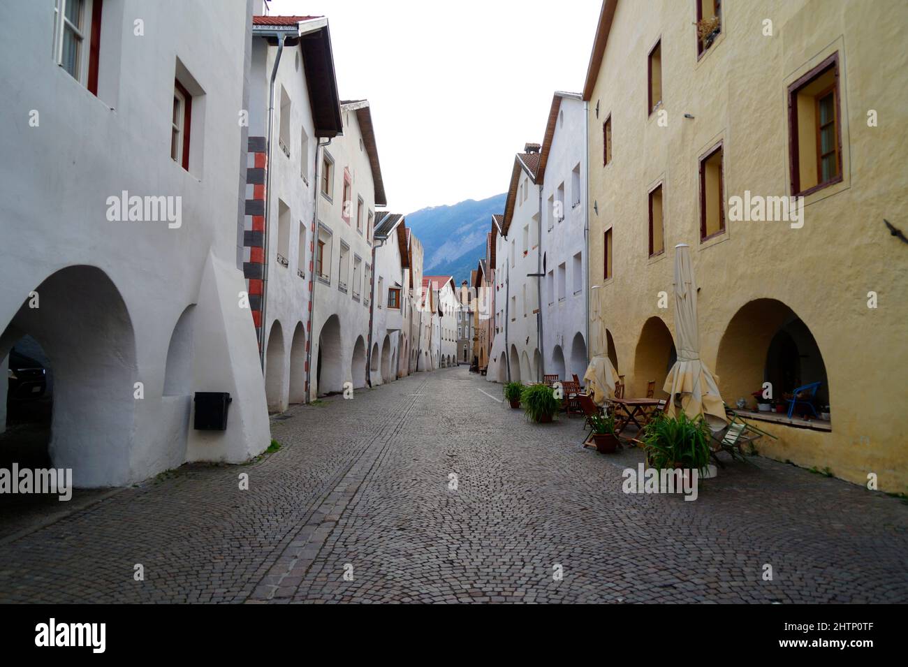 Urige, enge alte Gassen von Glurns (Glurns, Vinschgau oder Vintschgau, Südtirol, Italien) Stockfoto