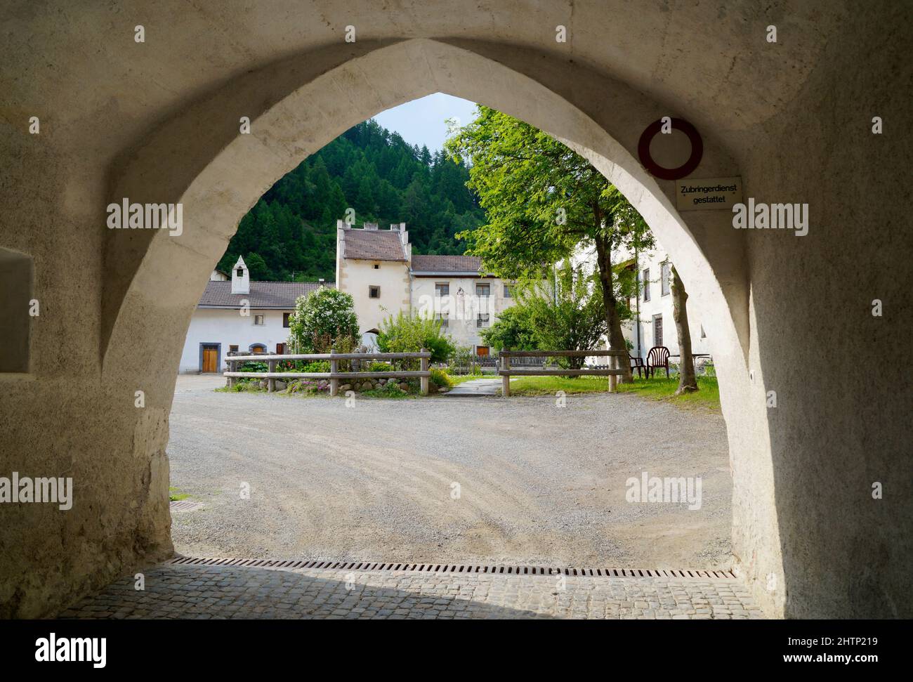 Kloster St. Johannes in Muestair, Region Engiadina Bassa / Val Muestair im Schweizer Kanton Graubünden (Schweiz) Stockfoto